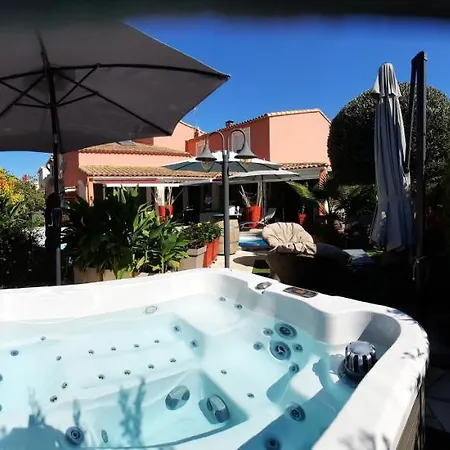 Location D'hotes Grau Du Roi Mas Des Marines Piscine Adult Only B&B