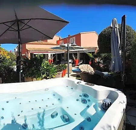 לינה וארוחת בוקר Location D'hotes Grau Du Roi Mas Des Marines Piscine Adult Only לה-גרו-דו-רואה